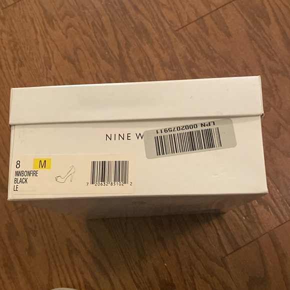 Nine West NIB Open Toed High Heels, 8M, Black, 4.25” heels - Picture 9 of 9